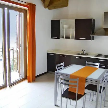 & La Sibilla Cusiana Hotel Pettenasco